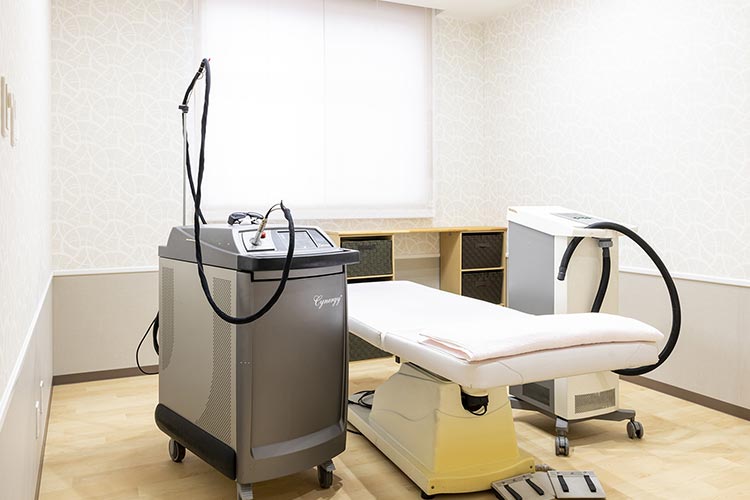 美容皮膚科施術室2(2F)